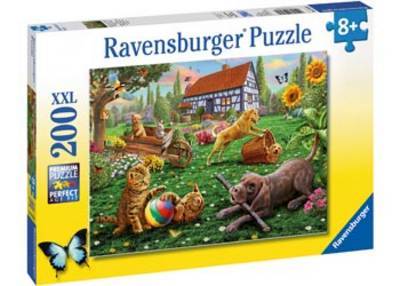 RAVENSBURGER PLAYING IN THE YARD 200PC